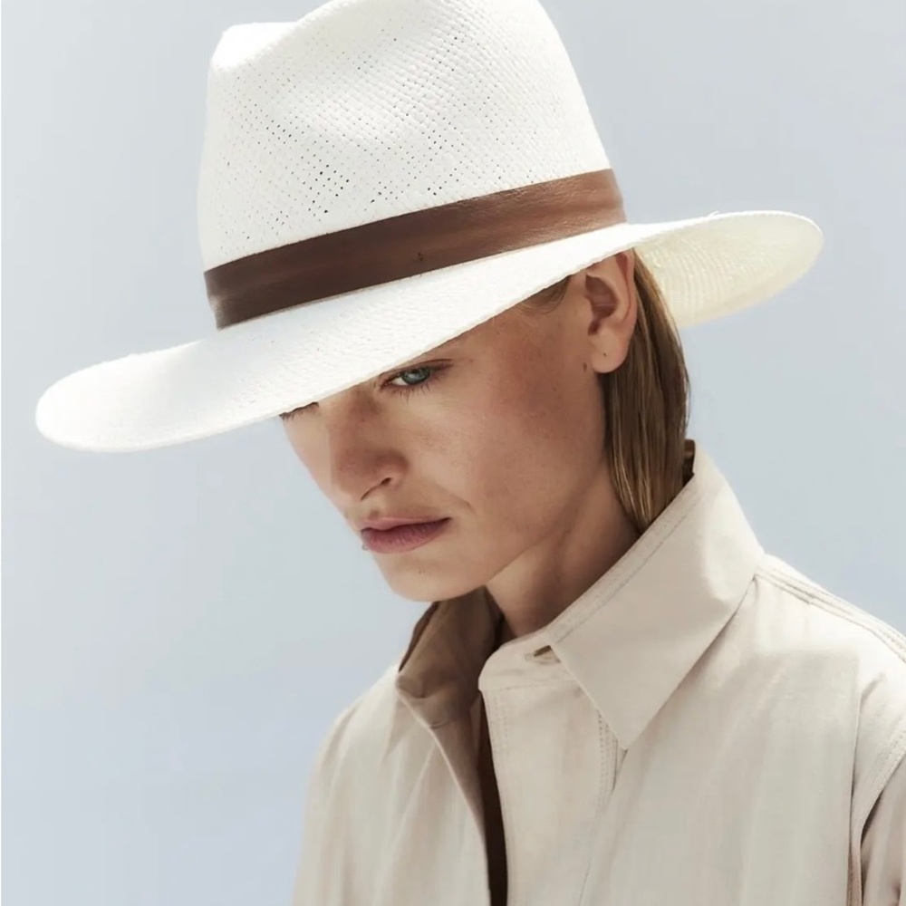 Janessa Leoné Hat Michon